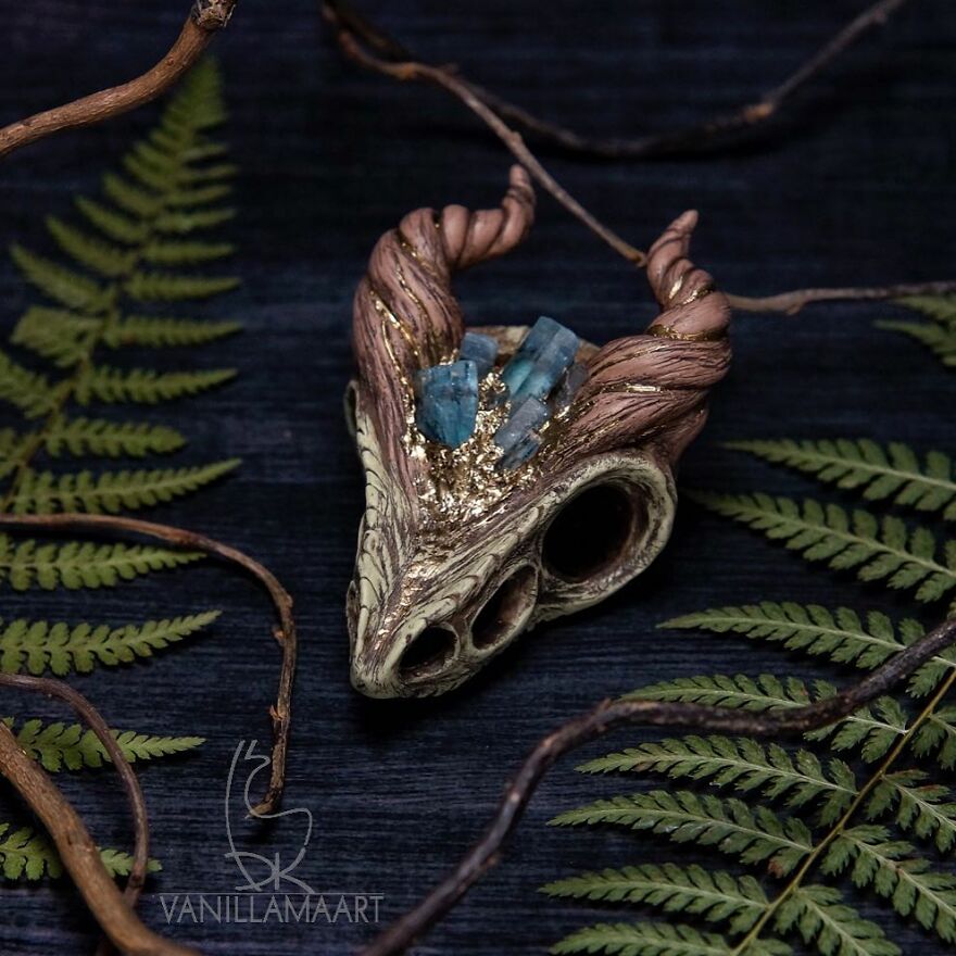 Forest Dragon Skull With Aquamarines