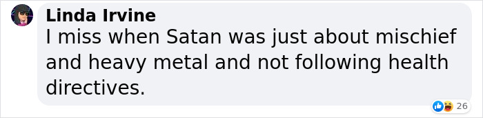 Restaurant Finds This Anti-Masker's 1-Star Review So Ridiculous That They Put It On A T-Shirt And People Are Loving It