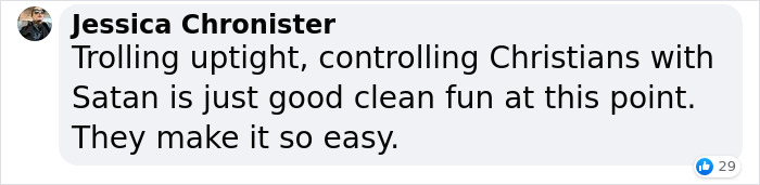 Restaurant Finds This Anti-Masker's 1-Star Review So Ridiculous That They Put It On A T-Shirt And People Are Loving It