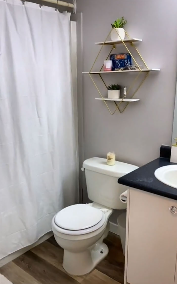 Couple And Their 5 Kids Live Their Life "Unblended" In Two Separate Suites In The Same House Couple And Their 5 Kids Live Their Life "Unblended" In Two Separate Suites In The Same House