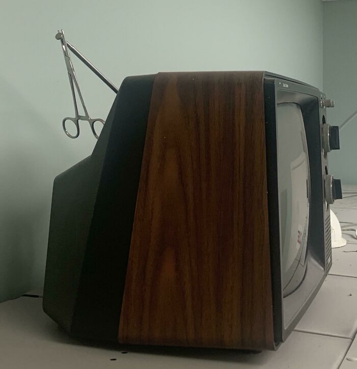 Apparently, Forceps Make Great Antenna Boosters