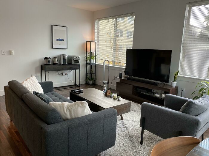 Im Back Boys. Post-Breakup Apartment Look