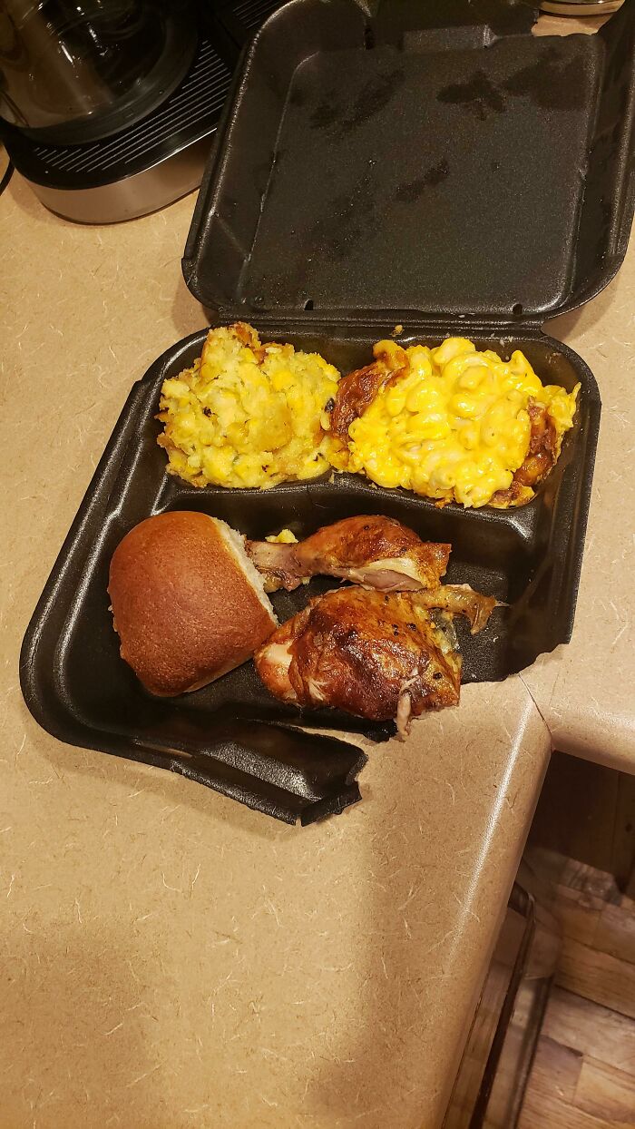 Doordashed Food And In The 5 Minutes It Took Me To Get To The Door, The Neighbors Cat Ate Through The Box And Stole Some Chicken.