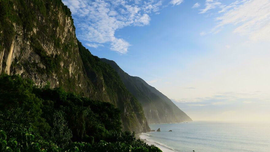 One A Recent Trip To Taiwan, I Was Amazed By The Lack Of Tourist. Picture Taken On The East Coast, Just North Of Hualien City!