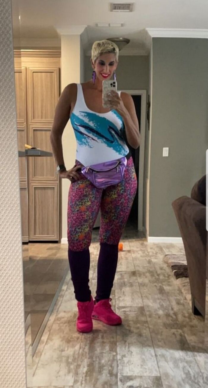 Reminds Me Of That Scene In Beetlejuice (Little Head)