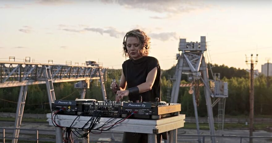 We've Recorded 1-Hour Techno Set From The Top Of Chernobyl’s Sister Nuclear Power Plant We've Recorded 1-Hour Techno Set From The Top Of Chernobyl’s Sister Nuclear Power Plant