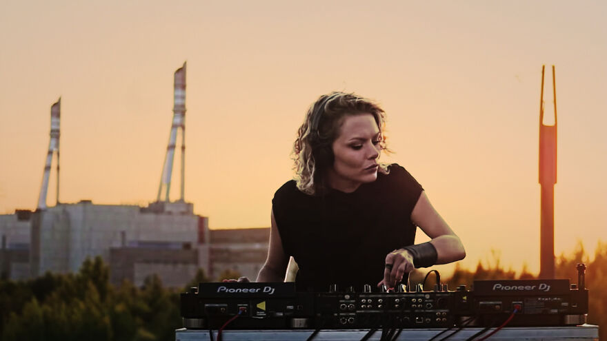 We've Recorded 1-Hour Techno Set From The Top Of Chernobyl’s Sister Nuclear Power Plant We've Recorded 1-Hour Techno Set From The Top Of Chernobyl’s Sister Nuclear Power Plant
