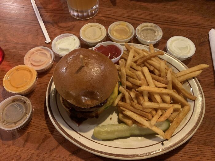 Asked For A Few Dipping Sauces For My Fries… I Received All The Sauces (K-Bob’s In Ft Stockton)