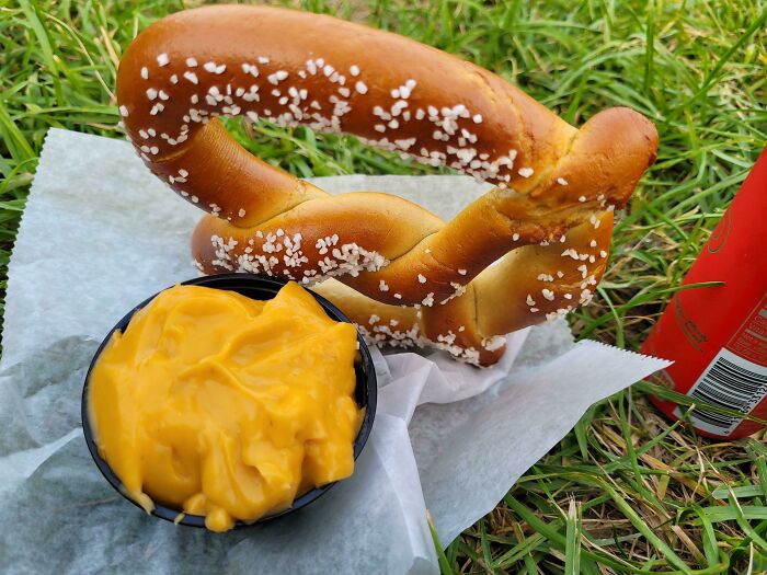 Almost Got $3 Of Cheese At A Concert, The Cups Half The Height Of The Pretzel