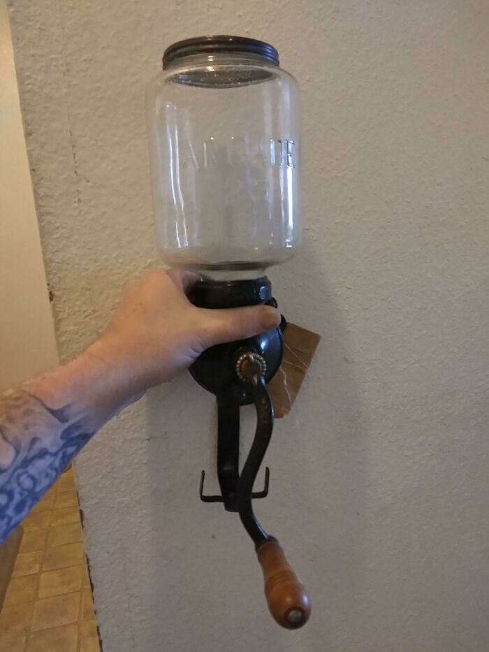 Coffee Grinder Over 100 Years Old Found In The Alley!