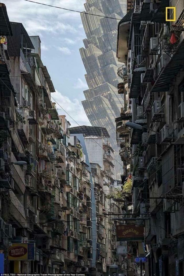 Calle en Macao con el Grand Lisboa Casino al fondo