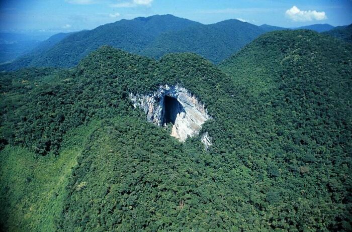 Largest Cave Mouth In The World, Gruta Casa De Pedra Located In Sao Paulo State, Brazil, Has A Mouth That Is 216m (708ft) Tall