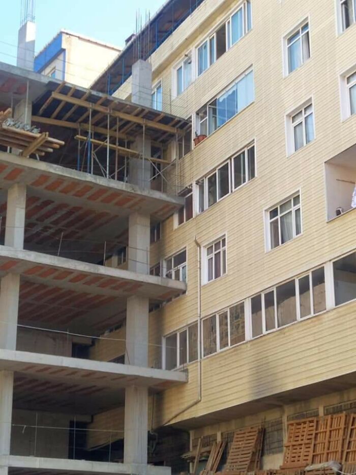 An Apartment In Istanbul Is Attached To Another Building