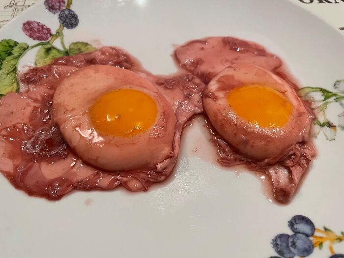 Don't Boil Eggs With Red Rice, Just Don't