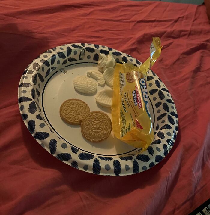 Husband Steals Double Stuff Oreos And Takes Frosting Out