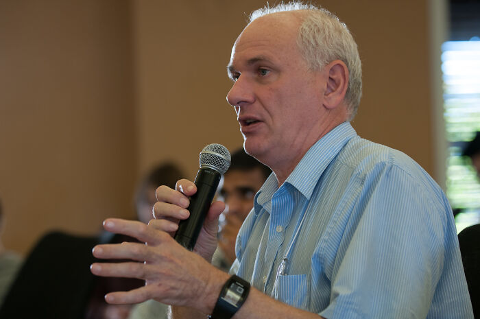 20 Señales sutiles de que alguien es en realidad bastante inteligente