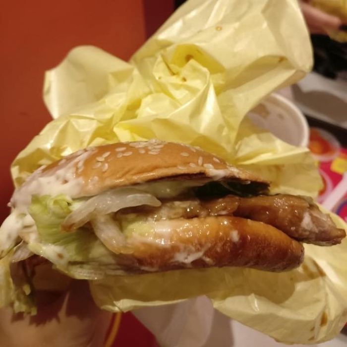 Customers Share Their Worst McDonald's Orders On This Instagram Account (40 Pics)