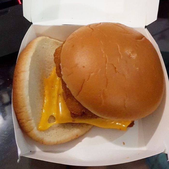 Customers Share Their Worst McDonald's Orders On This Instagram Account (40 Pics)