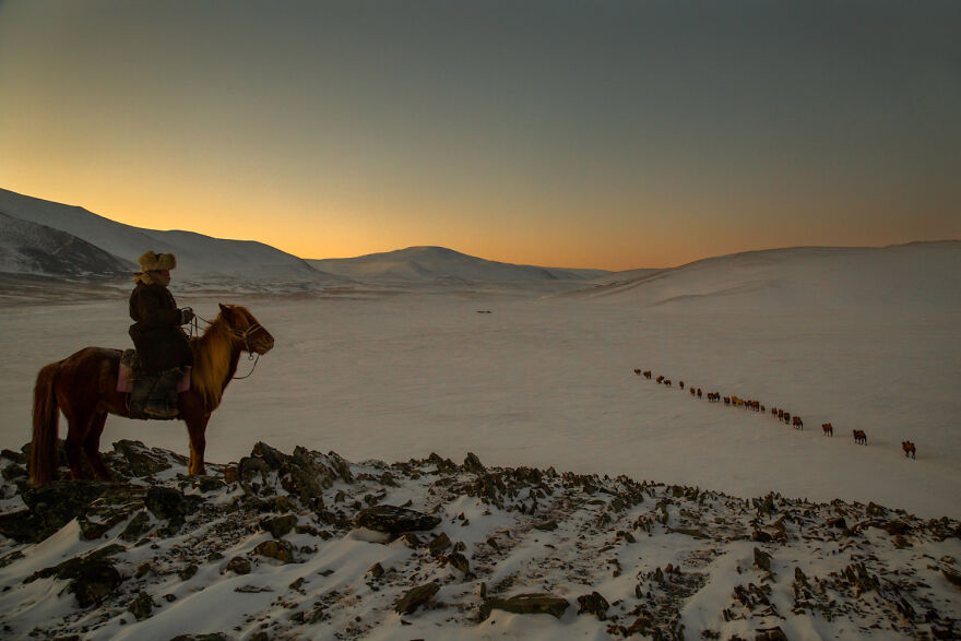 10 Photos That Won The Independent Photographer&rsquo;s Contest In &ldquo;People Photography&rdquo;