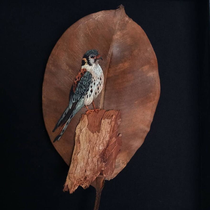 Brazilian Artist Conquers The Internet Making Embroidery On Tree Leaves