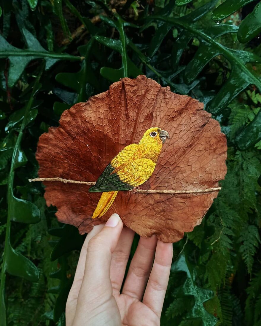 Brazilian Artist Conquers The Internet Making Embroidery On Tree Leaves