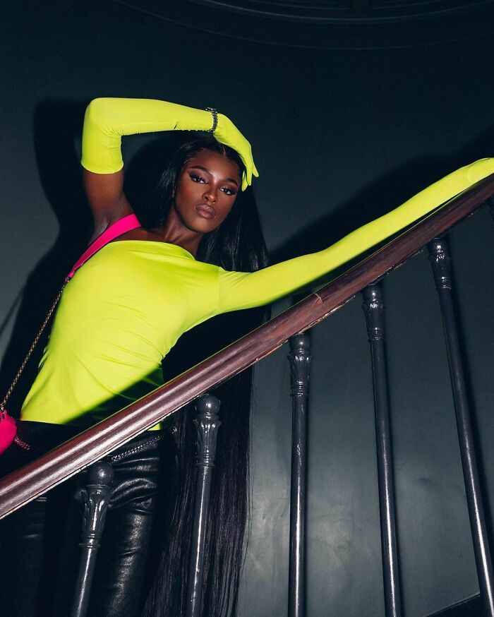 Una top model negra se maquilló y peinó ella misma 10 minutos antes de desfilar porque los maquilladores se equivocaron