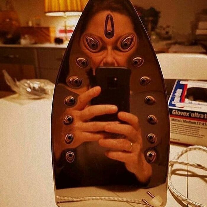 "I Want To Leave" Is Pretty Much The Weirdest Instagram Account, And Here Are 50 Pictures To Prove It (New Pics)