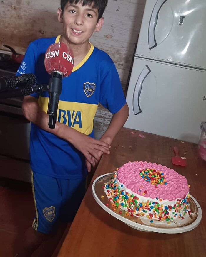 In Argentina, A 10-Year-Old Boy Works As A Confectioner To Pay For His Reconstruction Surgery