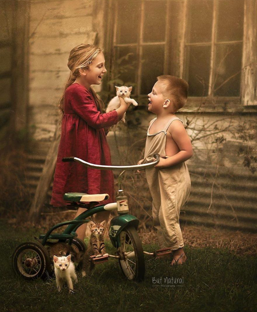 This Photographer Photographs Children In Tender Moments With Animals, And The Images Are Very Cute (New Pics)