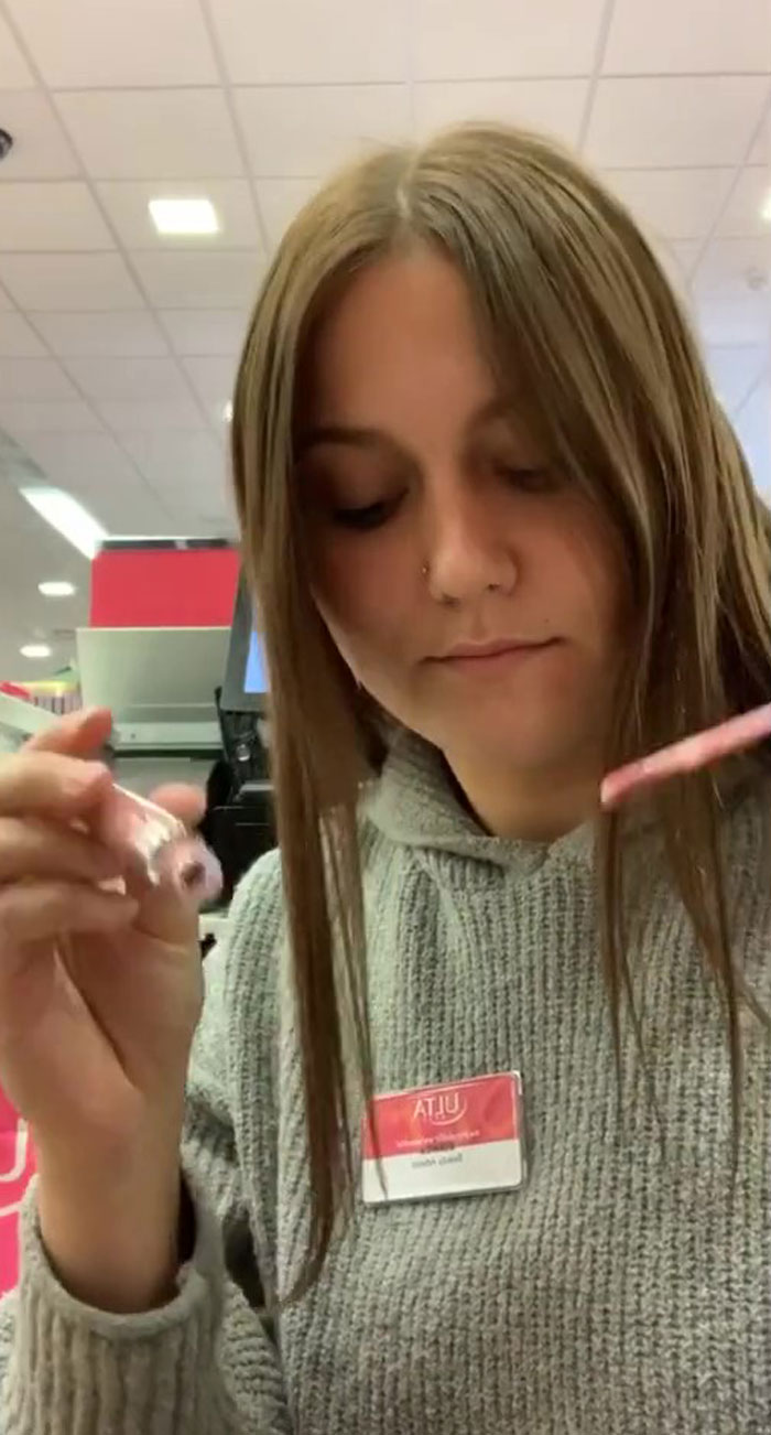 "This Is What We Do At Ulta": Ulta Beauty Employee Shares Company’s Policy For Returned Items, Which Is Destroying Them "This Is What We Do At Ulta": Ulta Beauty Employee Shares Company’s Policy For Returned Items, Which Is Destroying Them