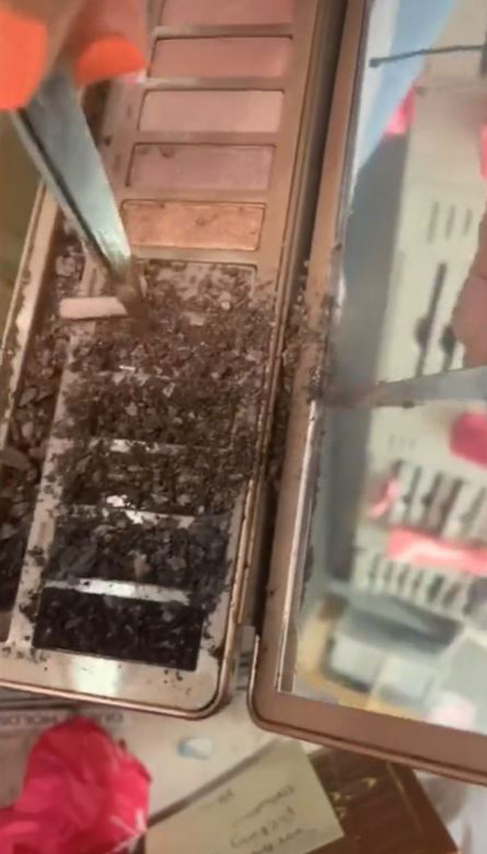 "This Is What We Do At Ulta": Ulta Beauty Employee Shares Company’s Policy For Returned Items, Which Is Destroying Them "This Is What We Do At Ulta": Ulta Beauty Employee Shares Company’s Policy For Returned Items, Which Is Destroying Them