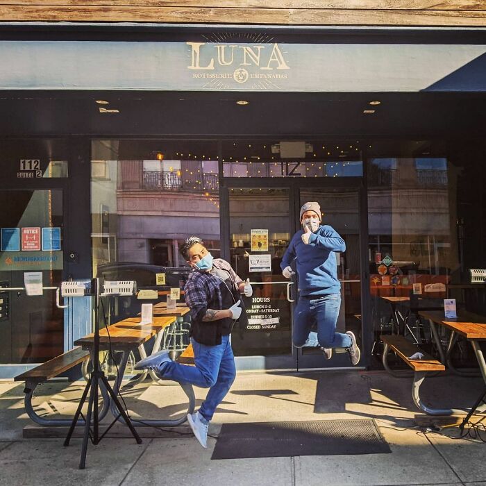 Restaurant Finds This Anti-Masker's 1-Star Review So Ridiculous That They Put It On A T-Shirt And People Are Loving It