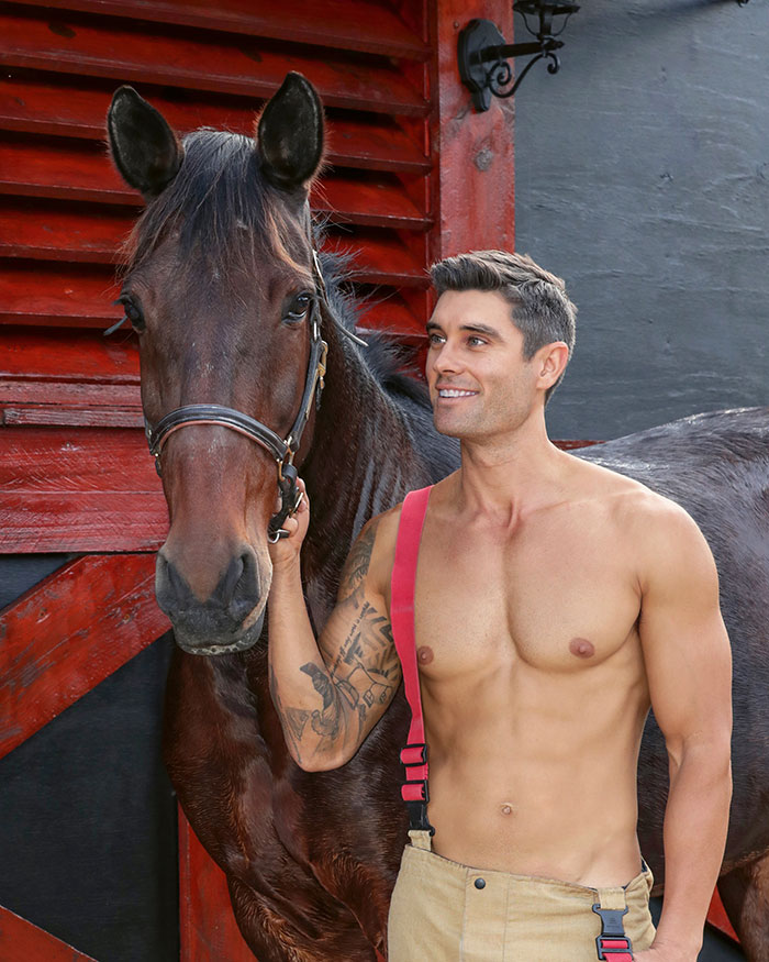 Australian-Firefighters-Charity-Animals-Calendar-2022