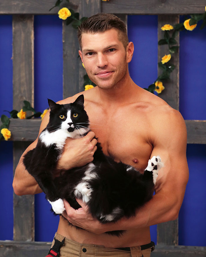 Australian-Firefighters-Charity-Animals-Calendar-2022
