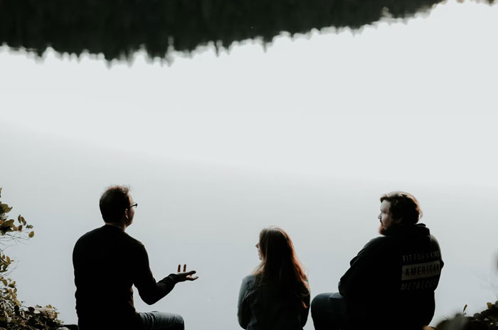 30 Of The Best Responses To Jerks Telling Someone To 'Go Back To Your Own Country'