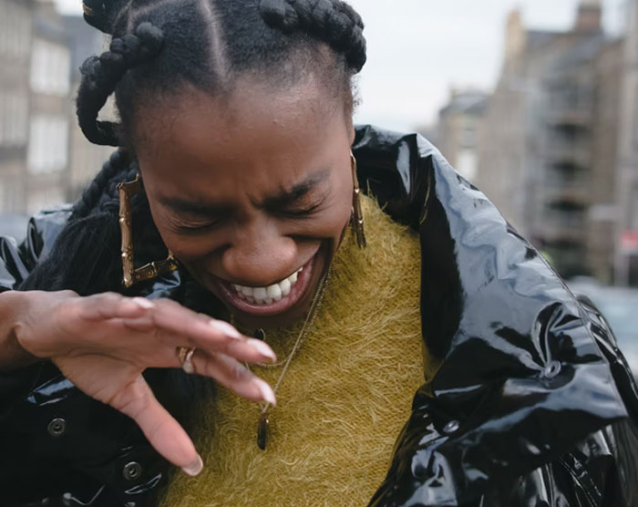 25 De las mejores respuestas a los idiotas que dicen "vuélvete a tu país"