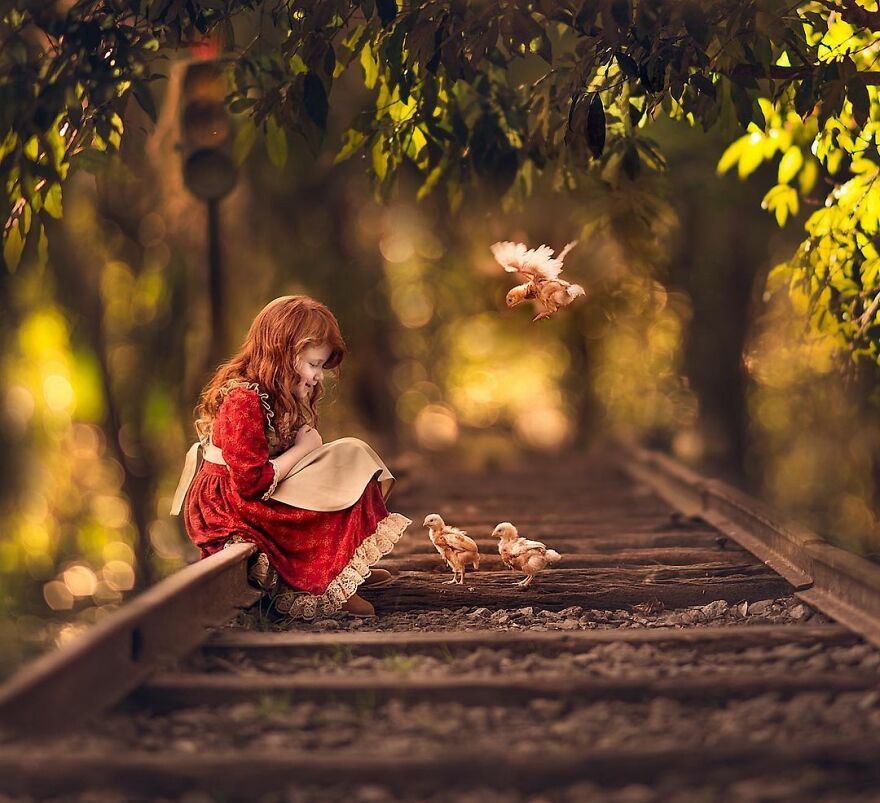 This Photographer Photographs Children In Tender Moments With Animals, And The Images Are Very Cute (New Pics)