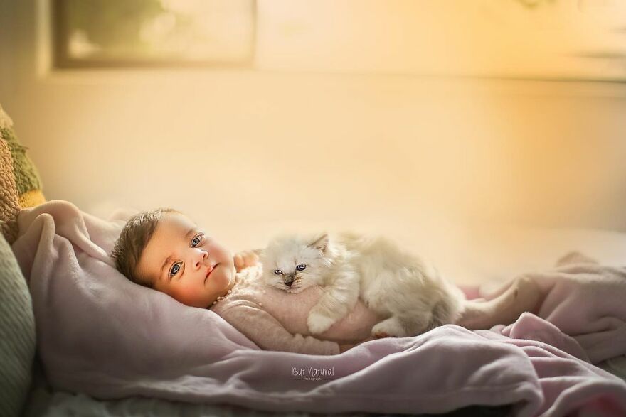 This Photographer Photographs Children In Tender Moments With Animals, And The Images Are Very Cute (New Pics)