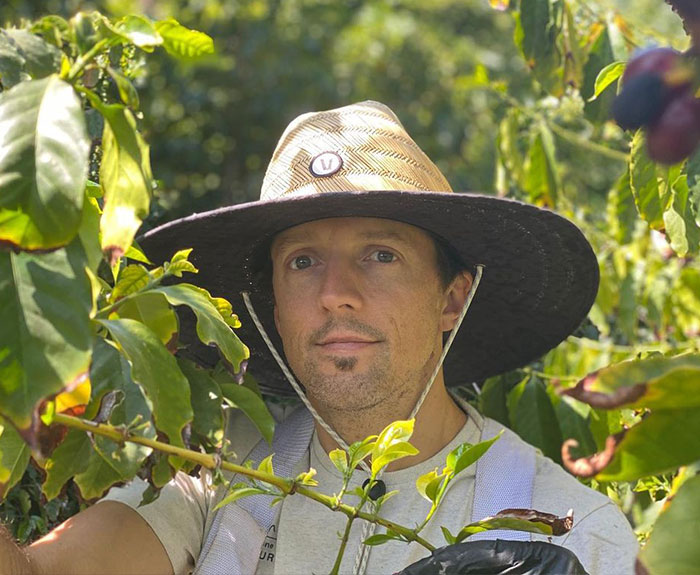 People Talk About Which Celebrities Are Totally Different Behind The Scenes (30 Answers)