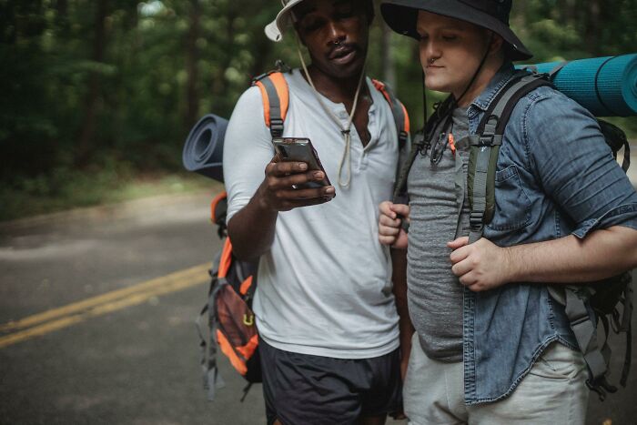 30 Non-Americans Share How They Spot American Tourists From A Mile Away