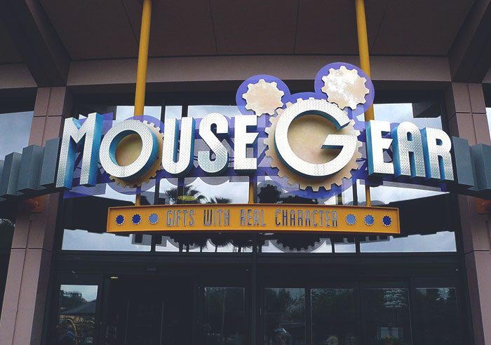 Disney Theme Park Employees Reveal Things They Love And Hate About It (30 Posts)