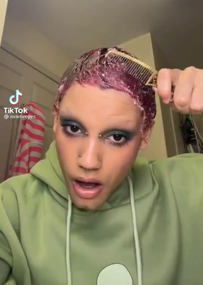 A Guy Sprayed Gorilla Glue On His Hair Cause He Didnt Believe The Gorilla Glue Woman Was Telling The Truth