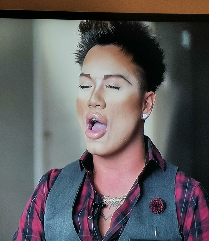 ¡Encontré uno en un episodio de “Hooked on the look”!