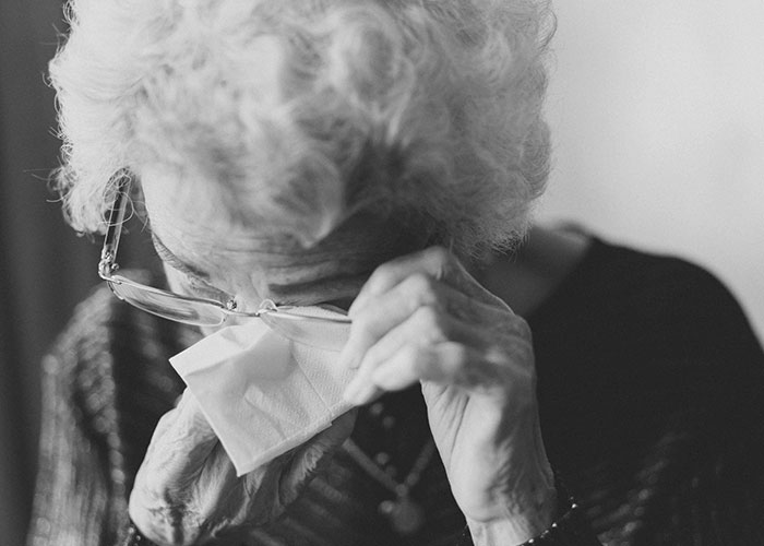 30 People Finally Reveal Their Good Deeds They Have Been Keeping In Secret