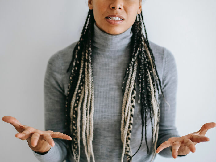 Husband Insults His Wife In Front Of His Family And Now She Won't Respond To His Texts, Asks If He Was The Jerk In This Situation Husband Insults His Wife In Front Of His Family And Now She Won't Respond To His Texts, Asks If He Was The Jerk In This Situation