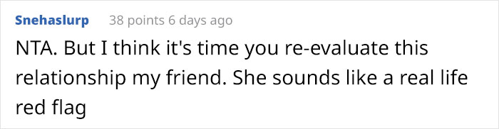Husband Insults His Wife In Front Of His Family And Now She Won't Respond To His Texts, Asks If He Was The Jerk In This Situation Husband Insults His Wife In Front Of His Family And Now She Won't Respond To His Texts, Asks If He Was The Jerk In This Situation