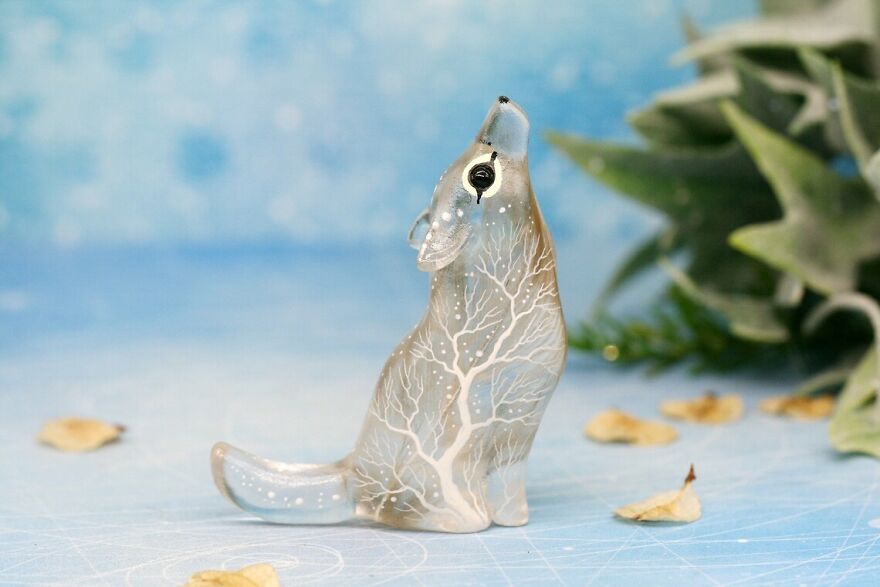 My Studio Makes Transparent Animal Sculptures With Pieces Of Nature Inside My Studio Makes Transparent Animal Sculptures With Pieces Of Nature Inside