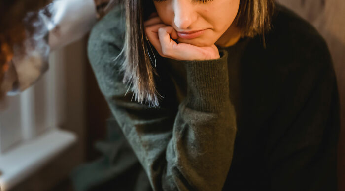 Someone Asks About The “Lesser-Known Problems Of Being An Unattractive Woman,” They Give 30 Heartbreaking Answers