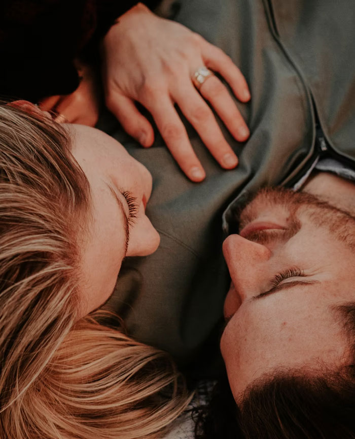 30 Heartwarming Stories About How People Met Their Partners After 30