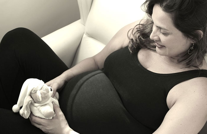 Pregnancy In The Media Is Often Sugar-Coated And These Women Are Not Having It (30 Stories)